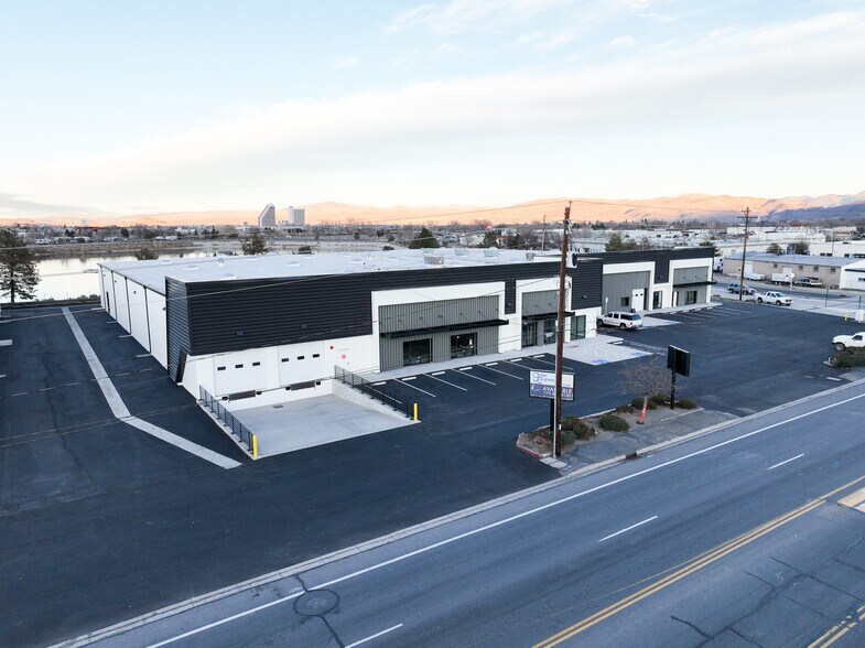 2675-2697 Mill St, Reno, NV à louer - Photo du bâtiment - Image 3 de 4