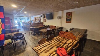 Plus de détails pour Multi-résidentiel à vendre