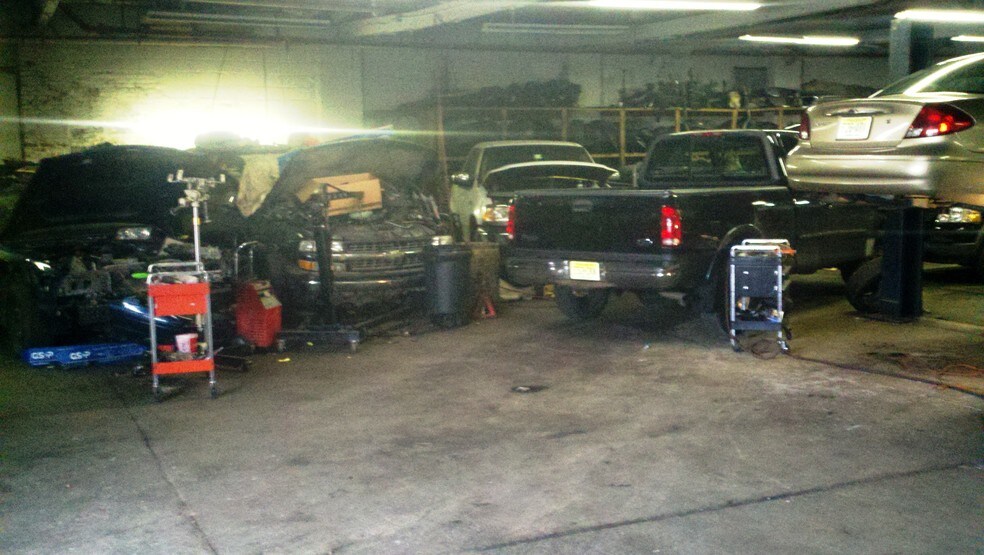 700 S 15th St, Newark, NJ à vendre - Photo du bâtiment - Image 3 de 4