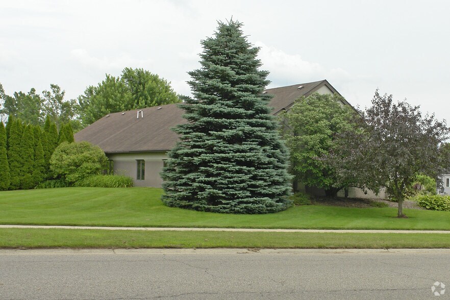493 Century Ln, Holland, MI à louer - Photo du bâtiment - Image 3 de 9