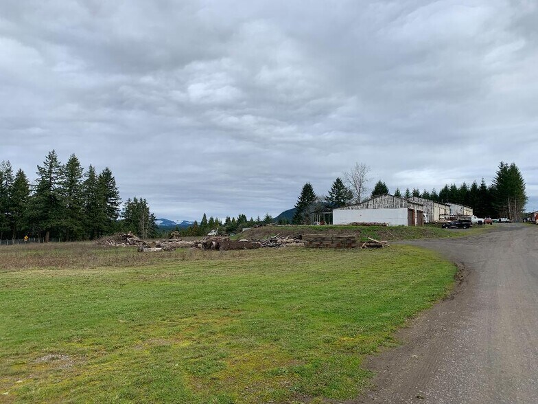 82415 Lost Creek Rd, Dexter, OR à vendre - Photo du bâtiment - Image 1 de 3