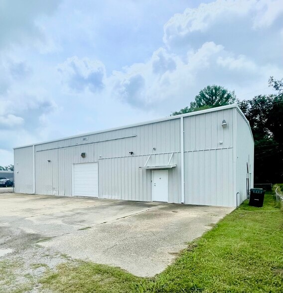 160 N Hollywood Rd, Houma, LA à vendre - Photo du bâtiment - Image 2 de 12