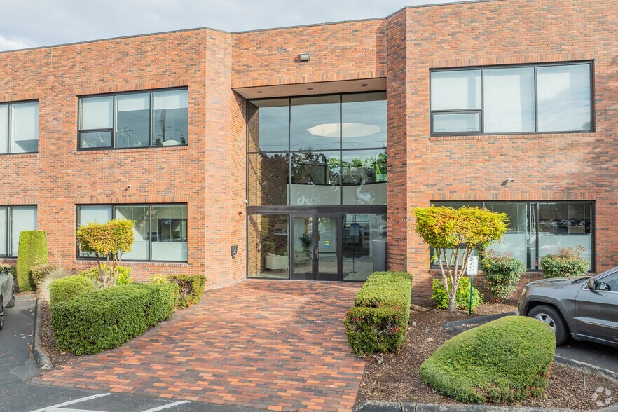 975 SE Sandy Blvd, Portland, OR à louer - Photo du bâtiment - Image 3 de 4