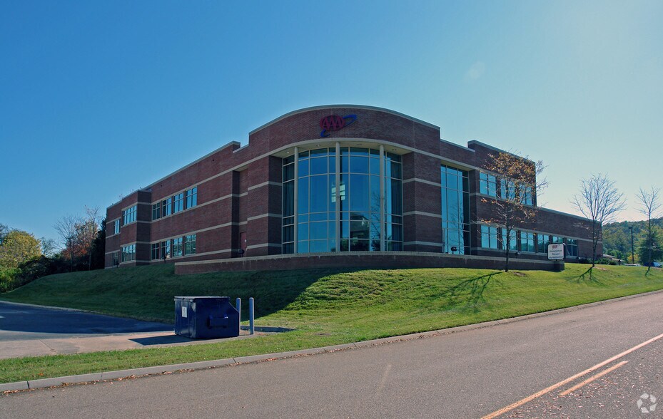 110 Capital Dr, Knoxville, TN à louer - Photo du bâtiment - Image 1 de 18
