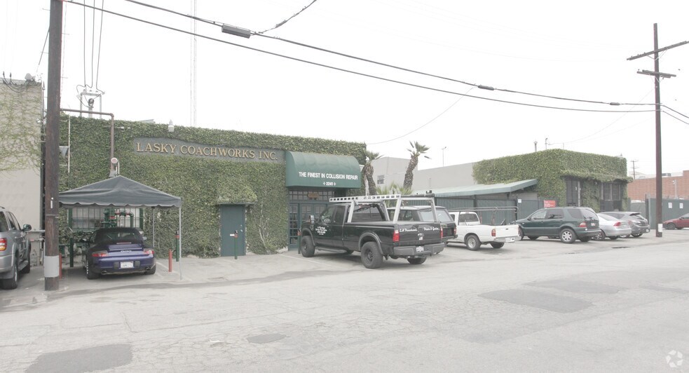2233-2241 Federal Ave, Los Angeles, CA à vendre - Photo du bâtiment - Image 2 de 2