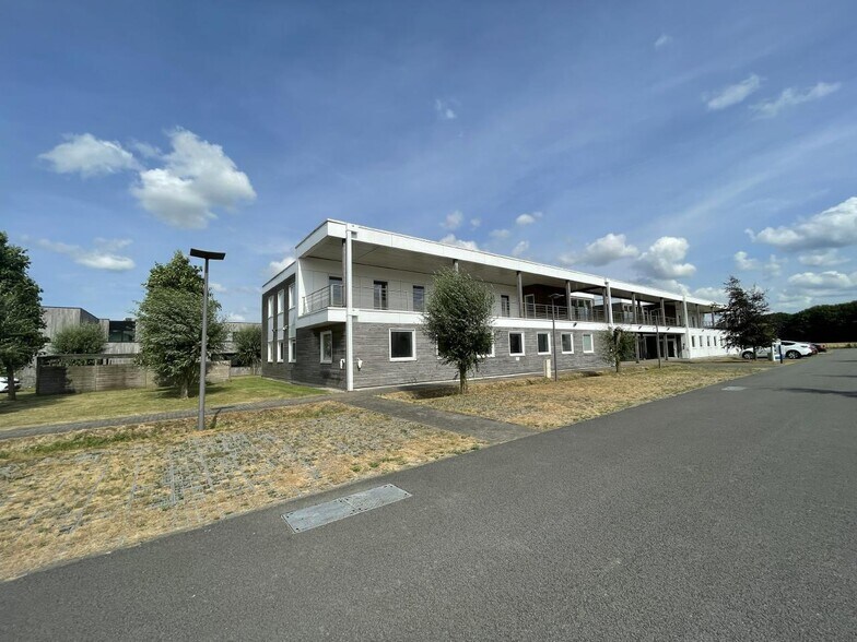 Bureau dans Sainghin-en-Mélantois à vendre - Photo du bâtiment - Image 2 de 12