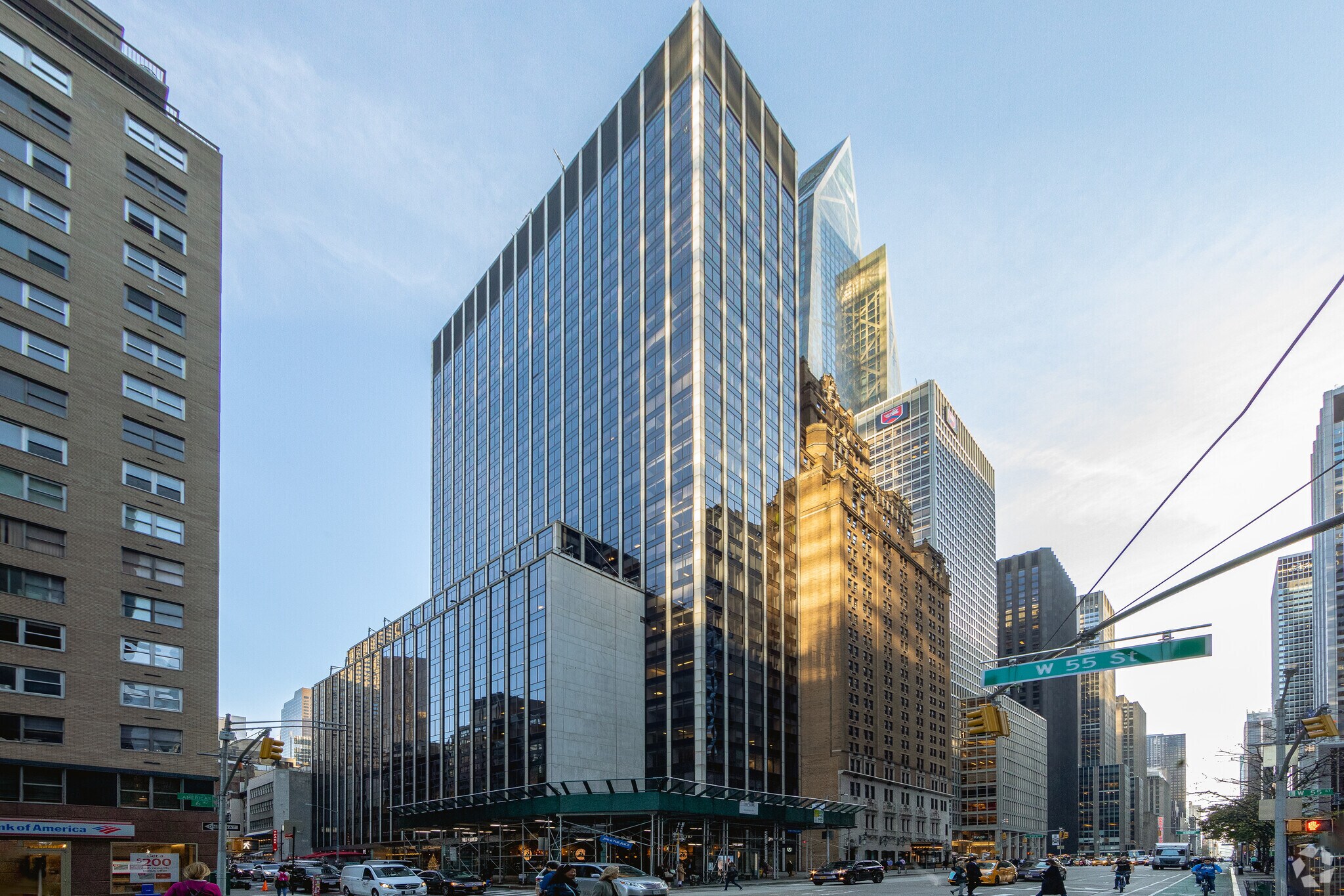 1350 Avenue of the Americas, New York, NY à louer Photo du bâtiment- Image 1 de 10