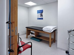 200 E 62nd St, New York, NY for lease Interior Photo- Image 1 of 6