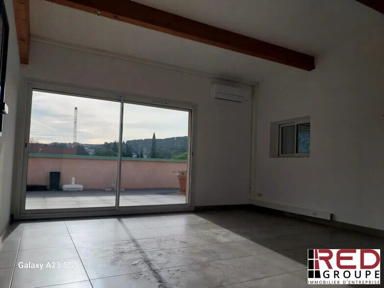 Zi, Vitrolles à louer - Photo du bâtiment - Image 3 de 7