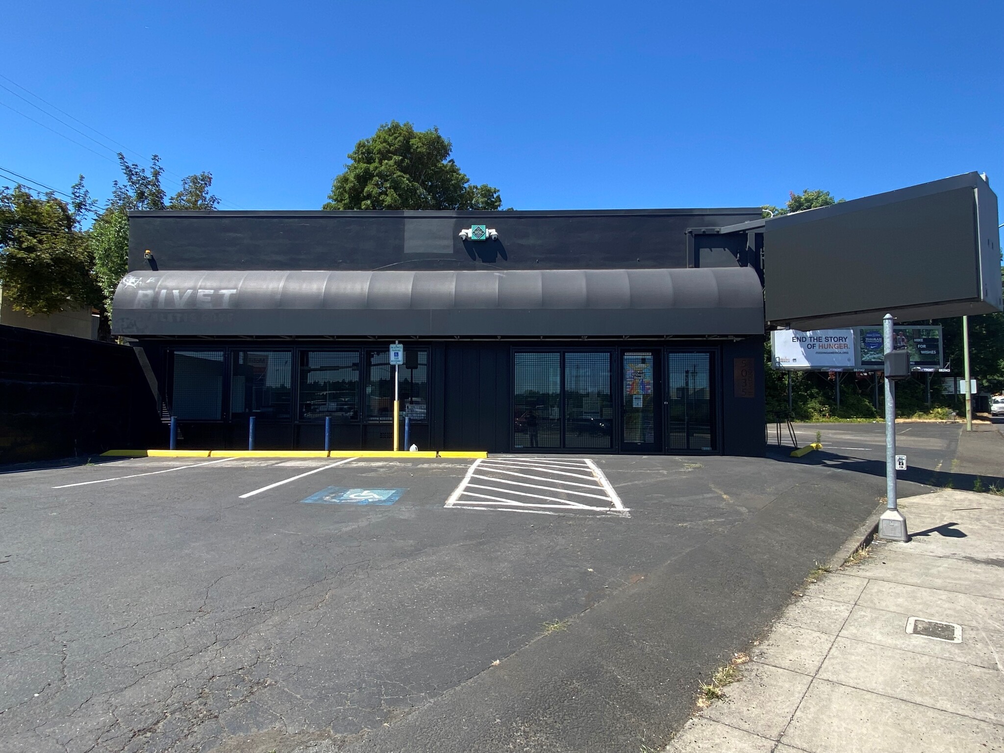 5035 SE McLoughlin Blvd, Portland, OR for lease Primary Photo- Image 1 of 7