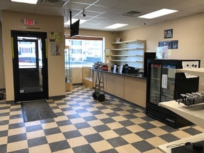 438 3rd Ave SE, Rochester, MN for lease Interior Photo- Image 1 of 8