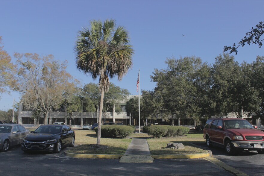 103 Century 21 Dr, Jacksonville, FL à louer - Photo du bâtiment - Image 3 de 23