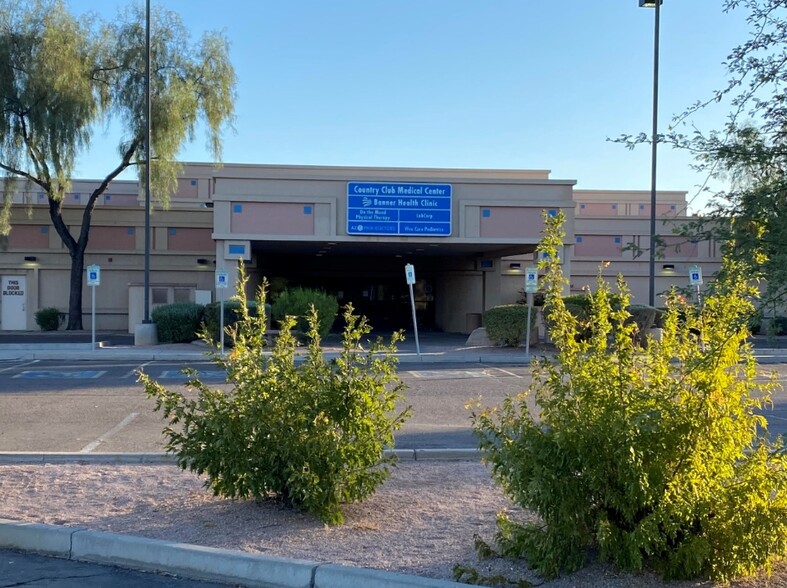 1950 S Country Club Dr, Mesa, AZ à vendre - Photo du bâtiment - Image 1 de 1