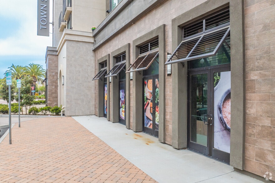 2650 Wagon Wheel Rd, Oxnard, CA for lease - Building Photo - Image 3 of 9