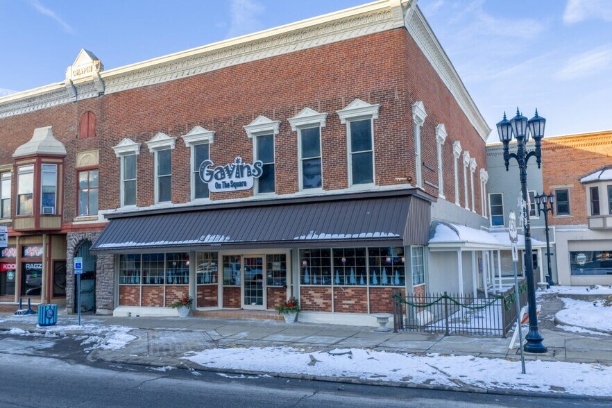 110 S Broadway St, New Philadelphia, OH à vendre - Photo du bâtiment - Image 3 de 27