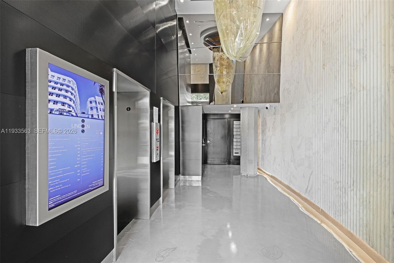 605 Lincoln Rd, Miami Beach, FL 33139 - Unité 500 -  - Hall d’entrée - Image 1 of 27