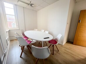 215-221 Borough High St, Londres à louer Photo du bâtiment- Image 2 de 12