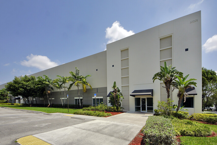 10201 NW 112th Ave, Medley, FL for lease - Building Photo - Image 1 of 6