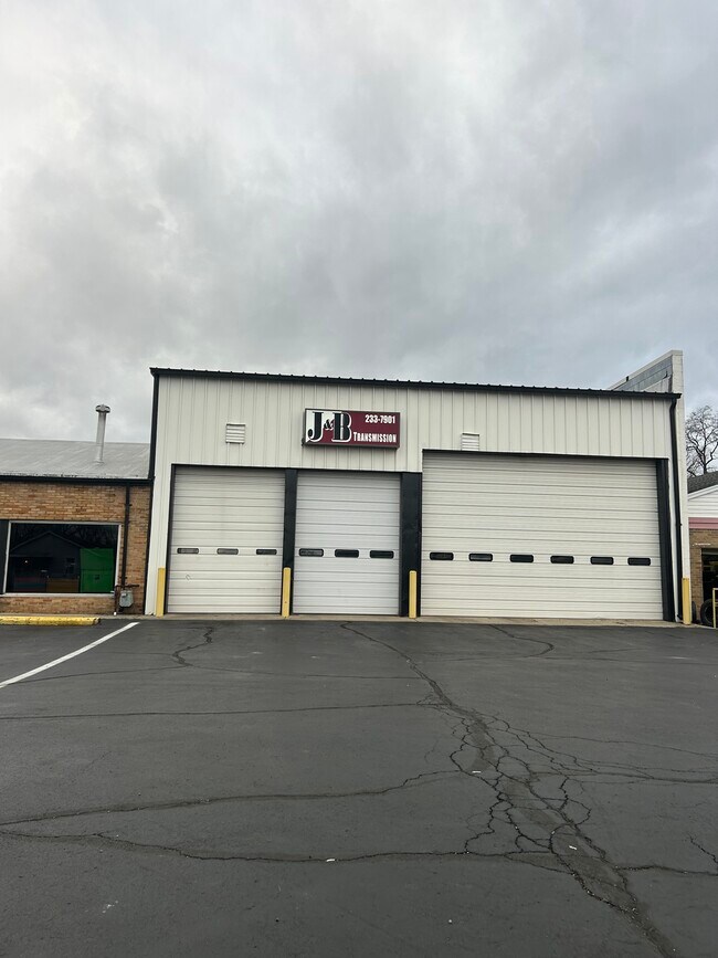 More details for 2547 Valley St, Dayton, OH - Retail for Sale