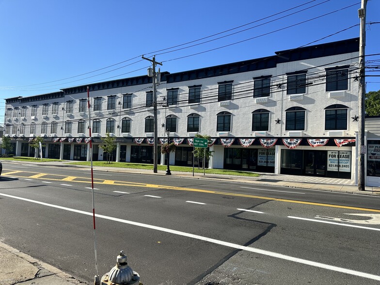 102 W Main St, Smithtown, NY for lease - Building Photo - Image 2 of 20