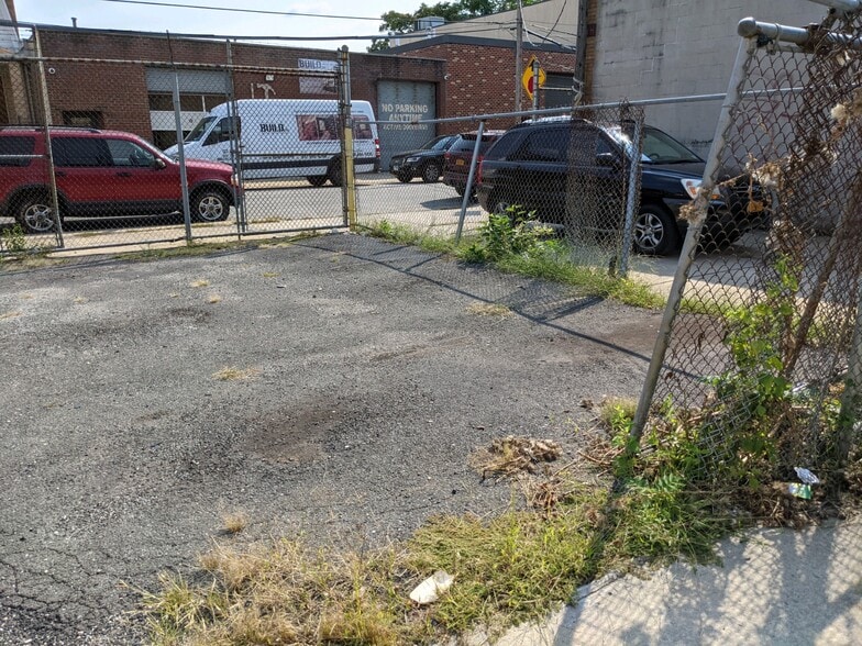 6936 76th St, Flushing, NY for sale - Building Photo - Image 2 of 4