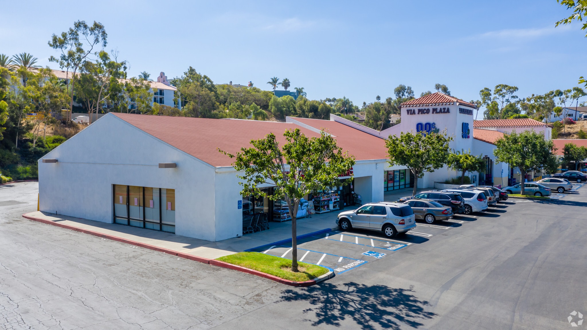 35-140 Via Pico Plz, San Clemente, CA for lease Primary Photo- Image 1 of 5
