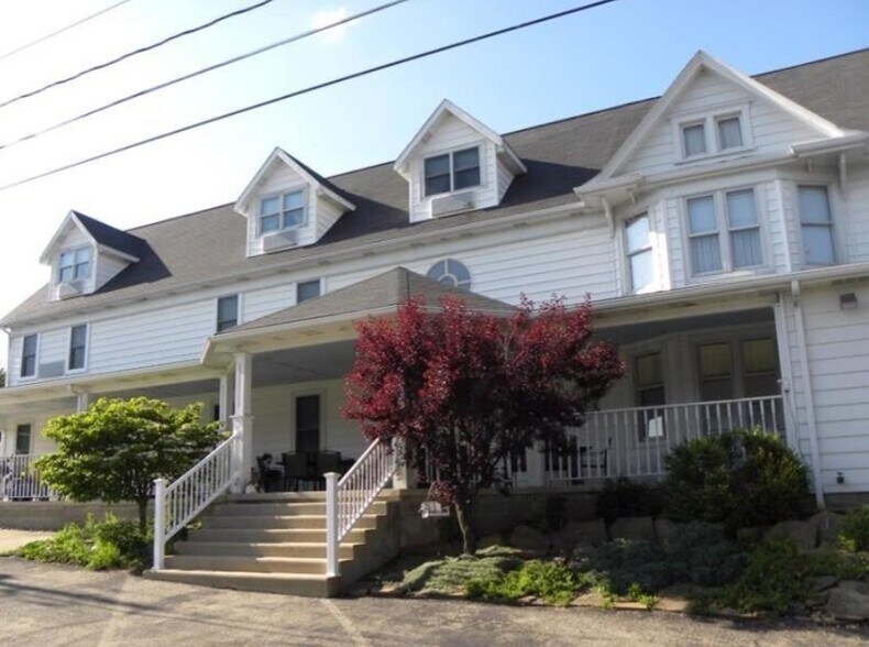 301 Liberty St, Perryopolis, PA à vendre - Photo principale - Image 1 de 2