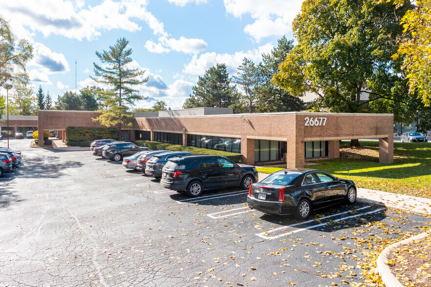 26677 W 12 Mile Rd, Southfield, MI for lease - Primary Photo - Image 1 of 16