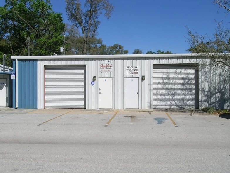 911 S Woodrow Wilson St, Plant City, FL for lease - Building Photo - Image 2 of 3