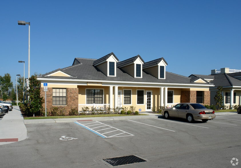 10917 Dylan Loren Cir, Orlando, FL for lease - Primary Photo - Image 1 of 2