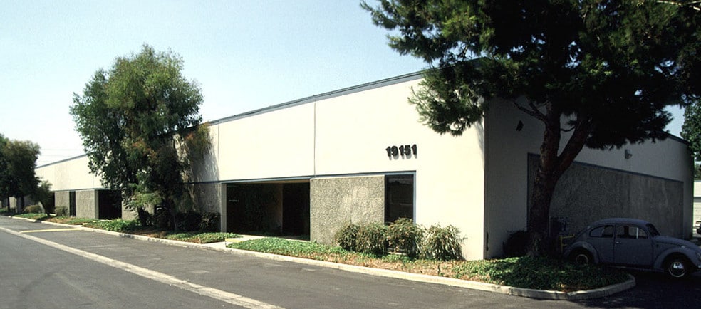 19151 Parthenia St, Northridge, CA for lease - Building Photo - Image 2 of 6