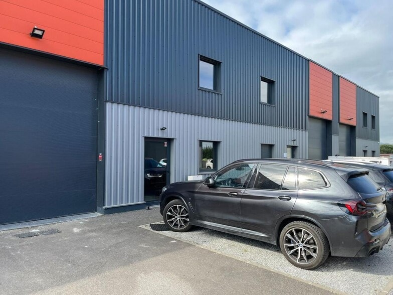 22 Impasse De L'Industrie, Brignais for lease - Building Photo - Image 3 of 14