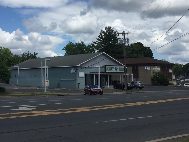 109-113 E Taft Rd, Syracuse, NY à louer - Photo du bâtiment - Image 1 de 5