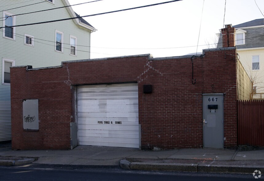 667 Wickenden St, Providence, RI à louer - Photo du bâtiment - Image 2 de 2
