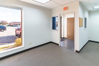 2010 E Algonquin Rd, Schaumburg, IL à louer Photo intérieure- Image 2 de 5