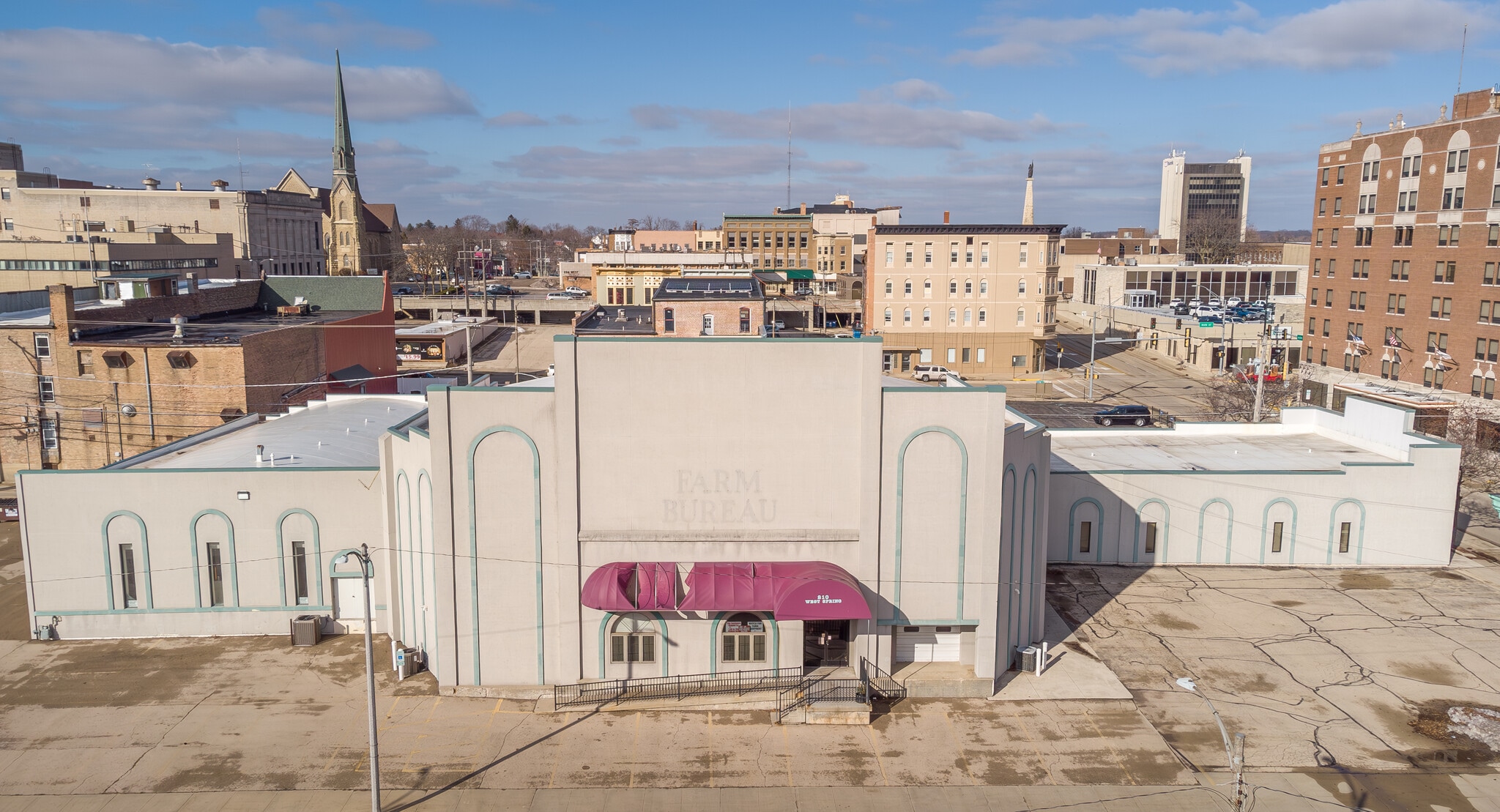 210 W Spring St, Freeport, IL for sale Primary Photo- Image 1 of 51