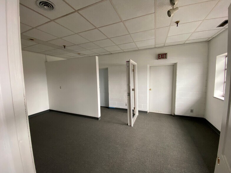 3232 Allegheny Ave, Columbus, OH à vendre - Photo du bâtiment - Image 3 de 10