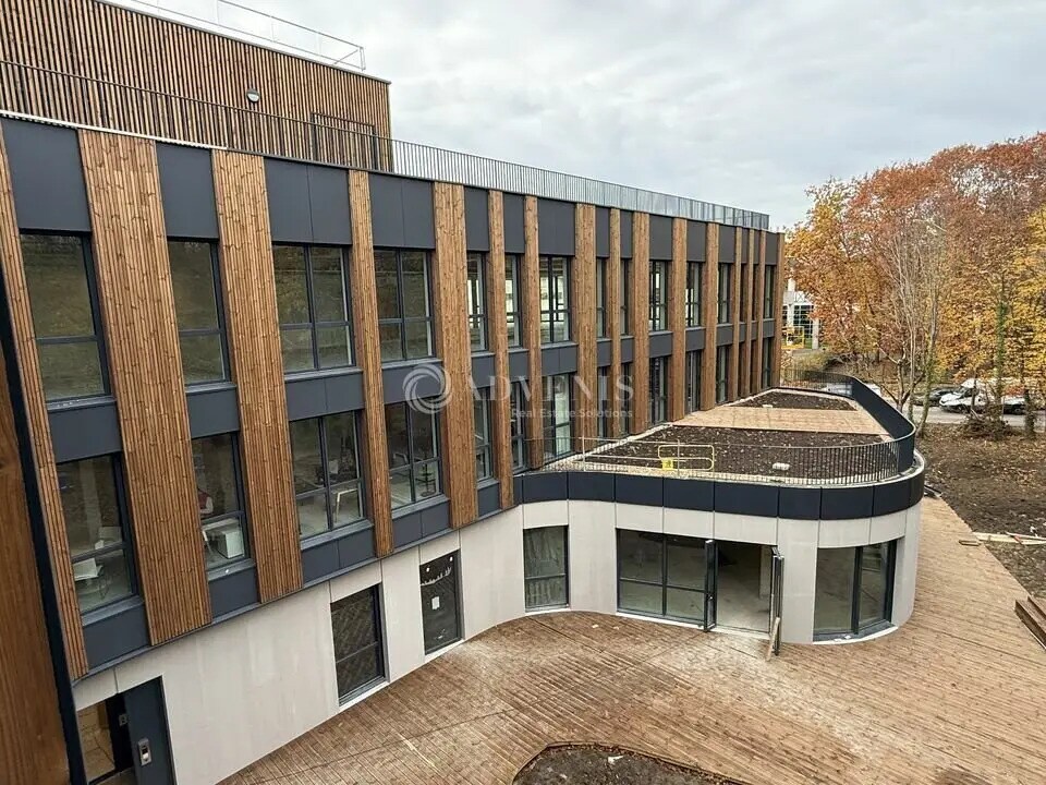 Office in Champs-sur-Marne for lease Building Photo- Image 1 of 13