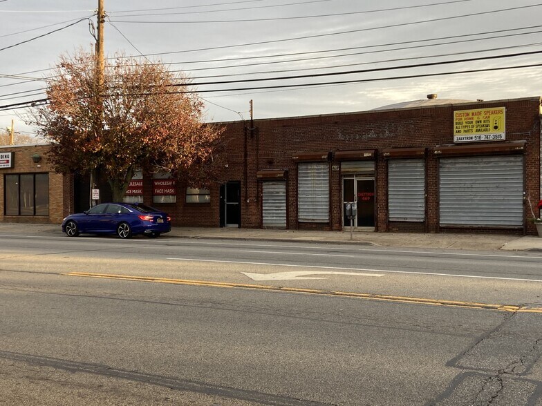 465-469 Jericho Tpke, Mineola, NY à vendre - Photo du bâtiment - Image 1 de 10