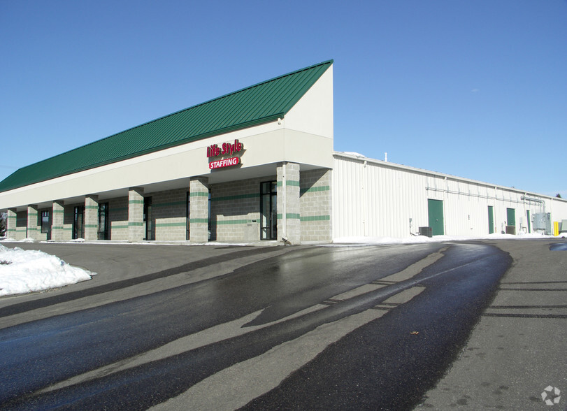 2670 E Main St, Reedsburg, WI for lease - Building Photo - Image 2 of 6