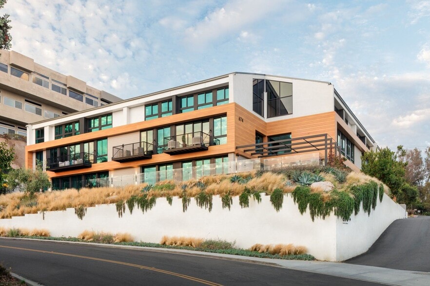 674 Via de la Valle, Solana Beach, CA for sale - Building Photo - Image 2 of 17
