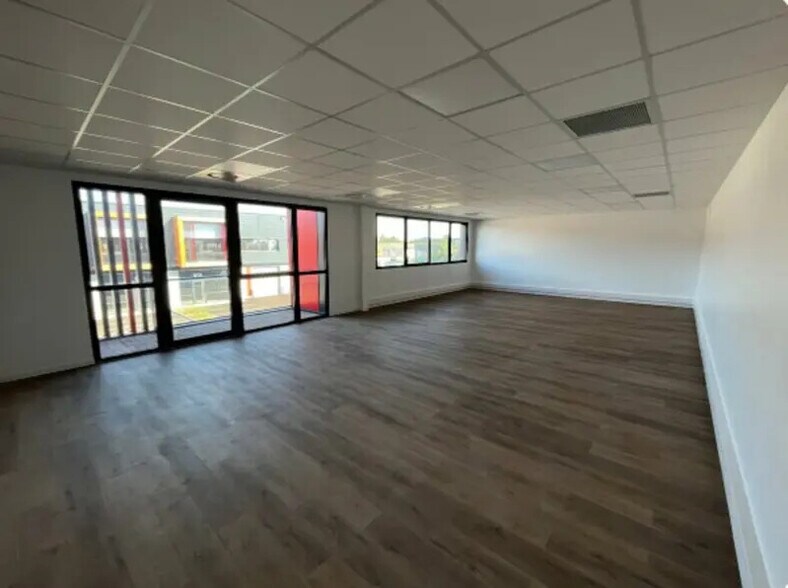 25 Rue Des Usines, Fenouillet à louer - Photo du bâtiment - Image 3 de 5