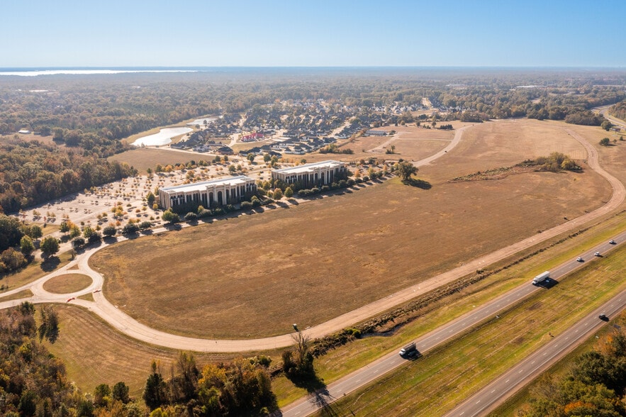 Sorrento I & II- Galleria Parkway portfolio of 2 properties for sale on LoopNet.ca - Building Photo - Image 3 of 21