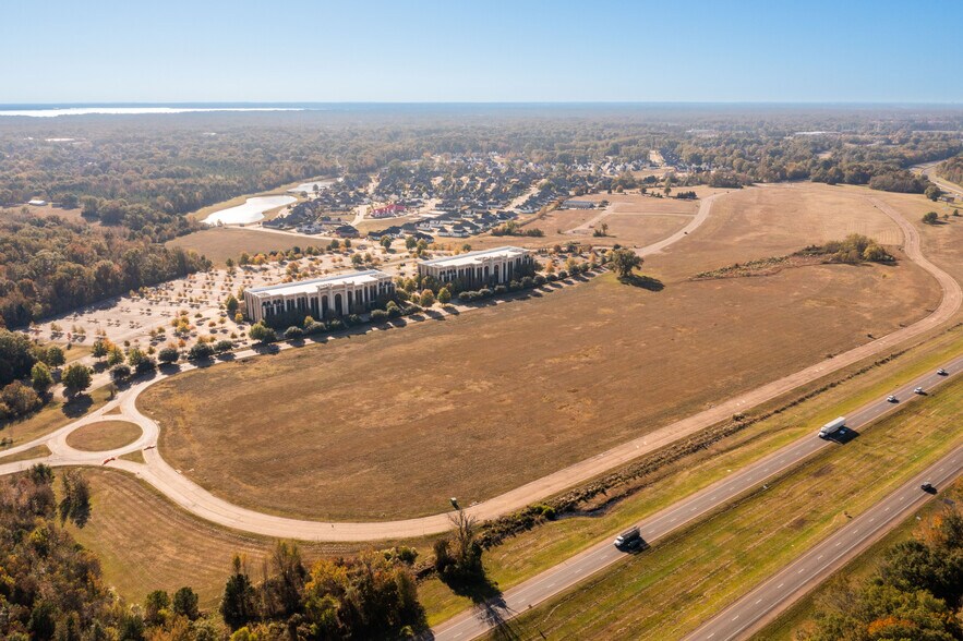 Sorrento I & II- Galleria Parkway portefeuille de 2 propriétés à vendre sur LoopNet.ca - Photo du bâtiment - Image 3 de 21