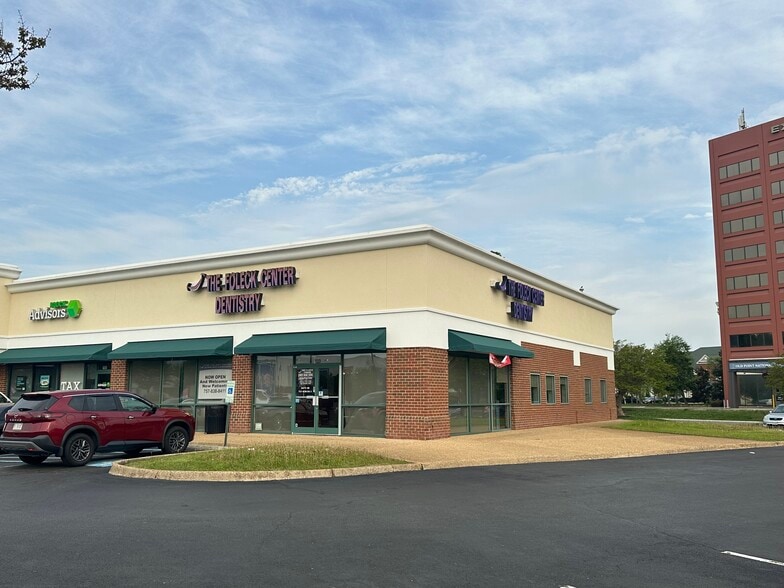 2400 Cunningham Dr, Hampton, VA for lease - Building Photo - Image 1 of 2