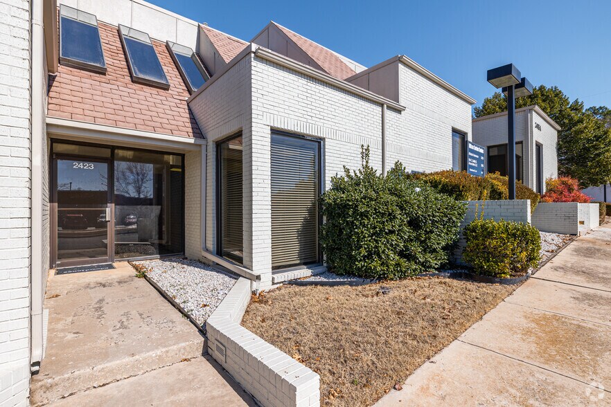 2421 Wilcox Dr, Norman, OK à louer - Photo du bâtiment - Image 2 de 26