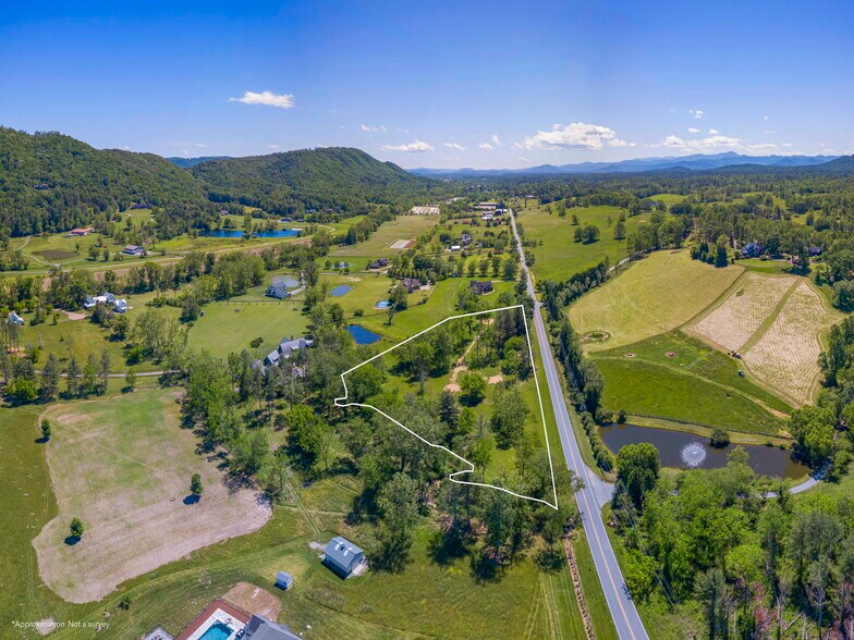 1132 Cane Creek Rd. rd, Fletcher, NC à vendre - Photo du bâtiment - Image 3 de 12