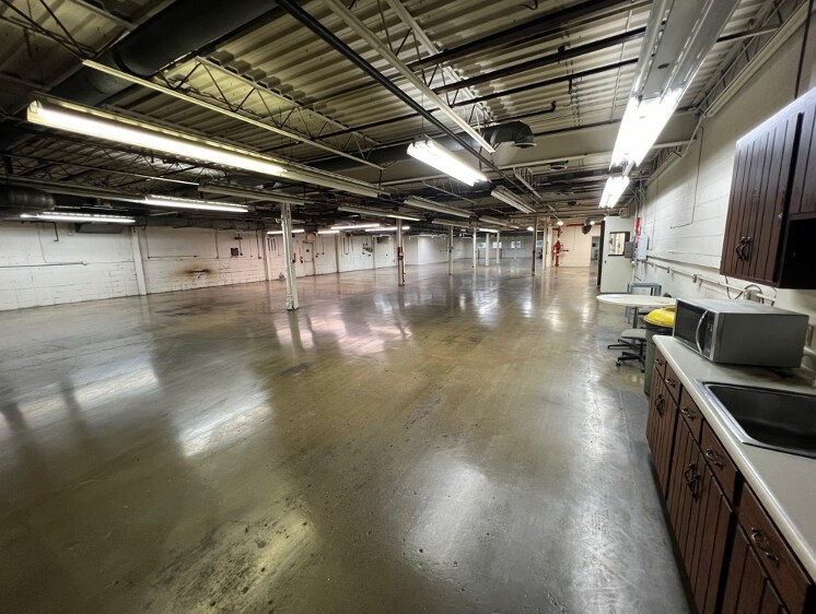 1101 S Lafayette St, Elkhart, IN à vendre - Photo du bâtiment - Image 2 de 6