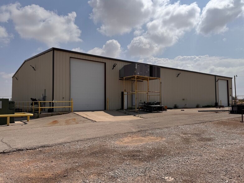 11299 Lovington Hwy, Artesia, NM à vendre - Photo du bâtiment - Image 2 de 8