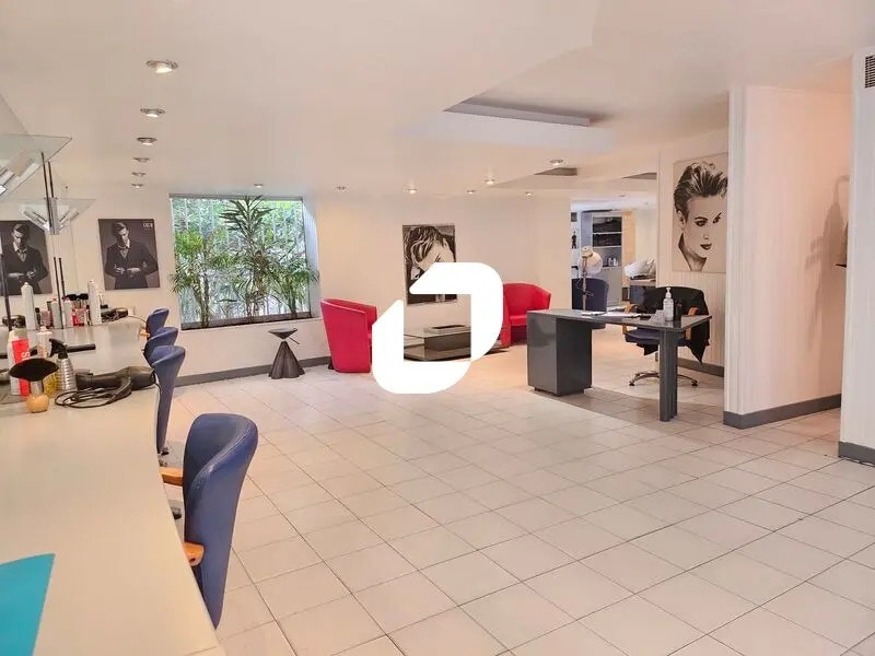 Retail in Montpellier for lease Interior Photo- Image 1 of 8